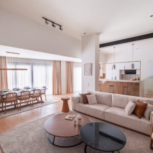 VESTA - Luxury APT - 3BR - La Mirada